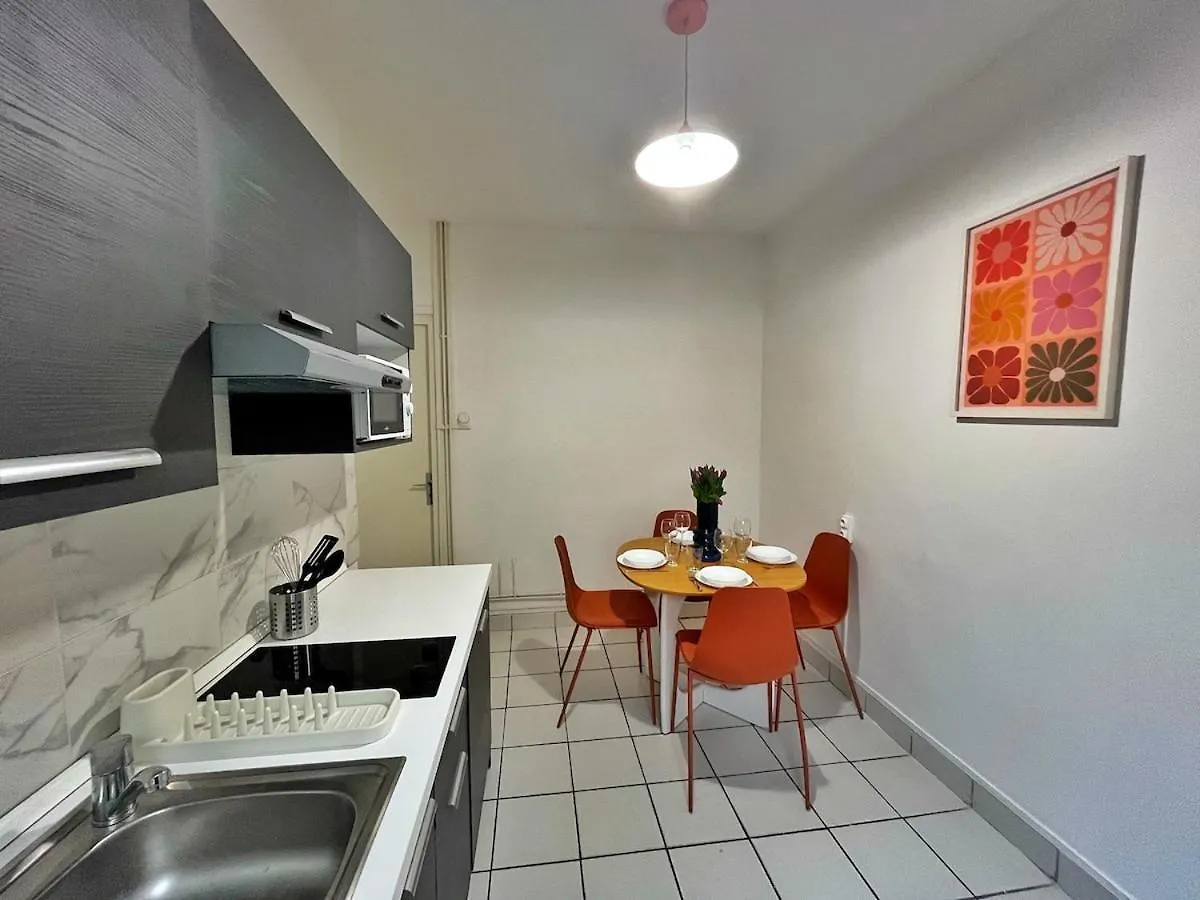 Suite Petunia - Check In H24 - Proche Gare Partdieu Lyon 0*,  France